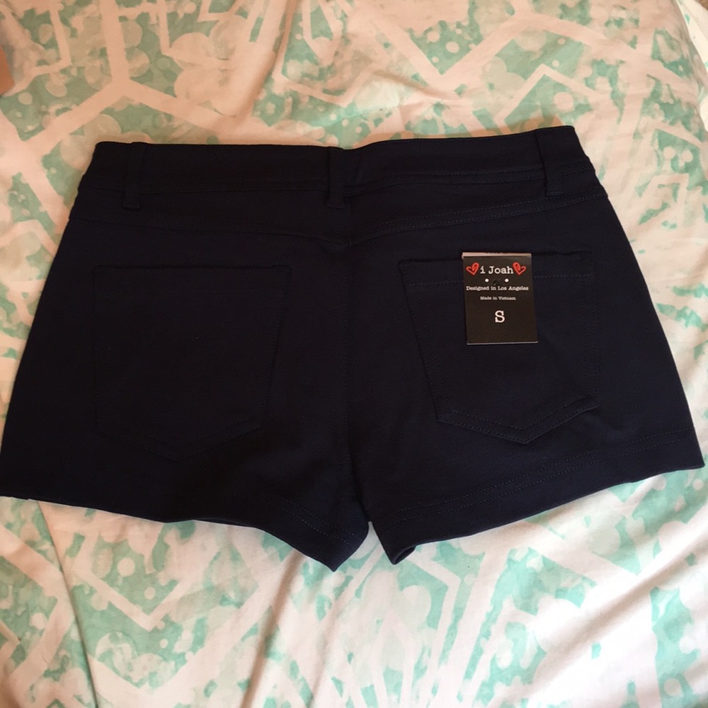 Shorts - Picture 2 of 3